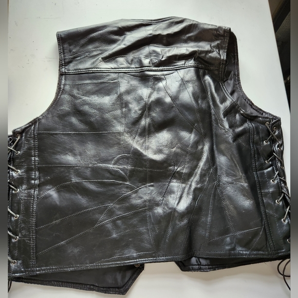 Diamond Plate Genuine Buffalo Leather Vest - Picture 2 of 5